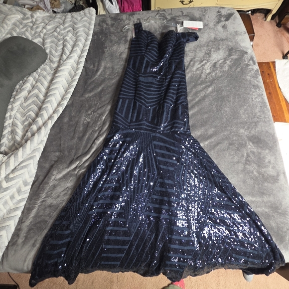 JJ's House navy sequin mermaid gown - Picture 6 of 8